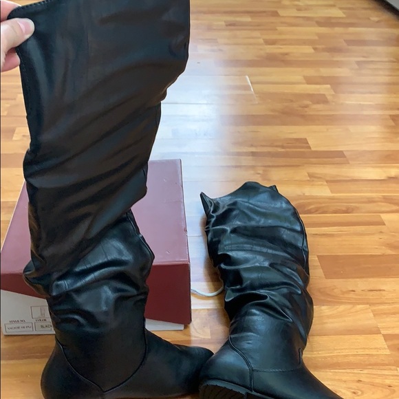 NIB Over the knee boots - Picture 5 of 6